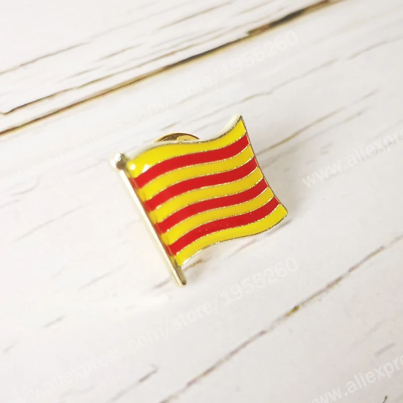 Catalonia Flag Lapel Pins Spain Provincial Nationalities Region Brooch Crystal Epoxy  Metal Enamel Badge