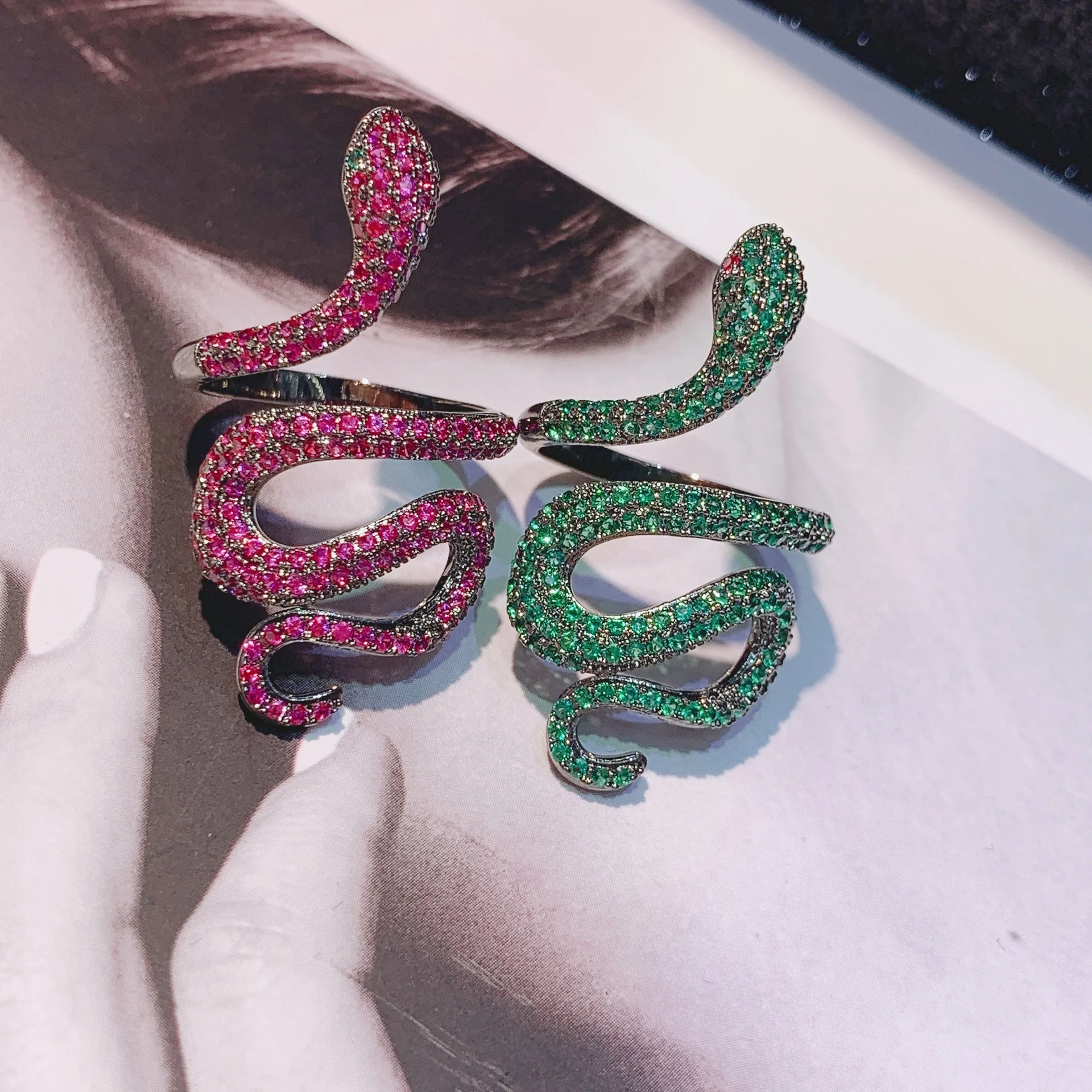 Fashion Adjustment  Green Snake Ring for Women