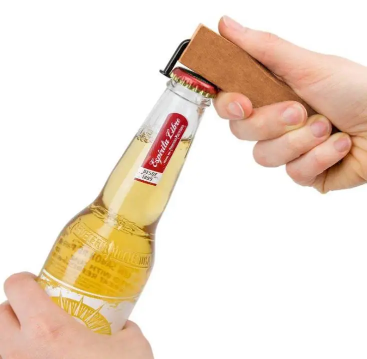 Creative Magnet Beer Bottle Corkscrew Coke Juice Beverages Opener Wooden Handle With Nail Design Environmental Practical SN1989