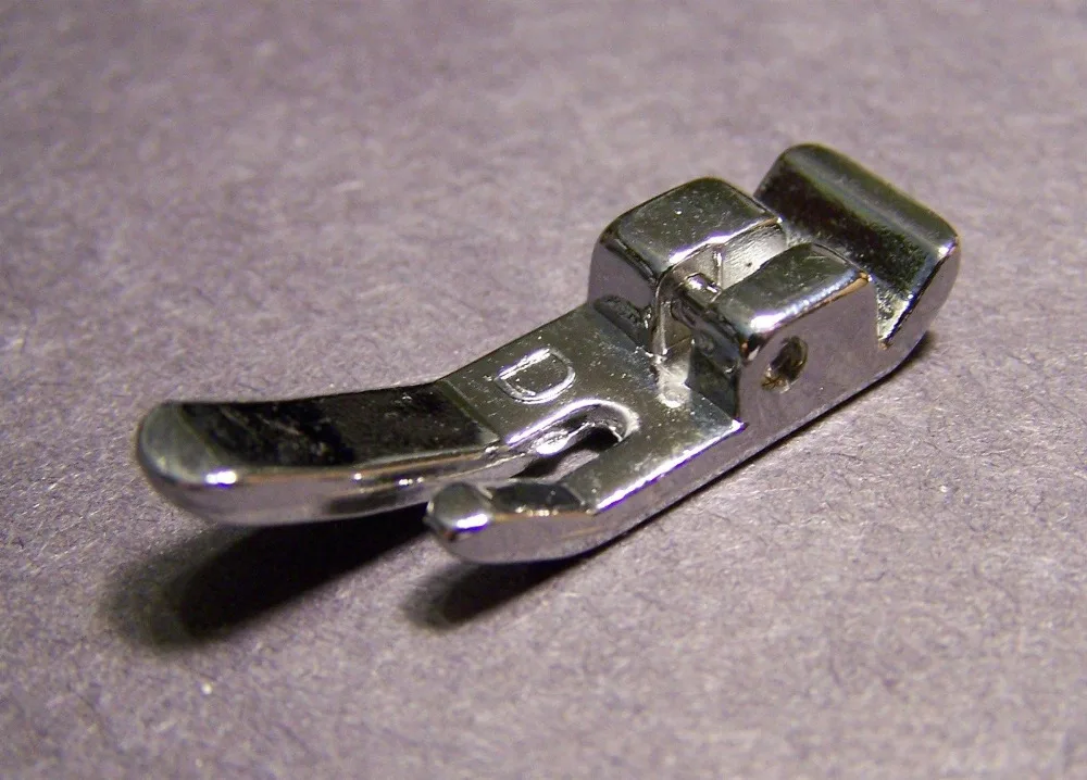 SINGER Sewing Machine Slant Shank Needle Snap On Straight Stitch Narrow Foot #541537
