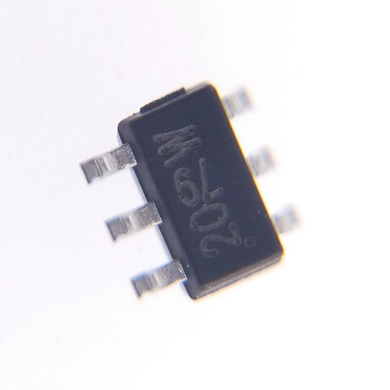 50PCS/lot Original IP4220CZ6 20W TVS SOT-23-6 In Stock