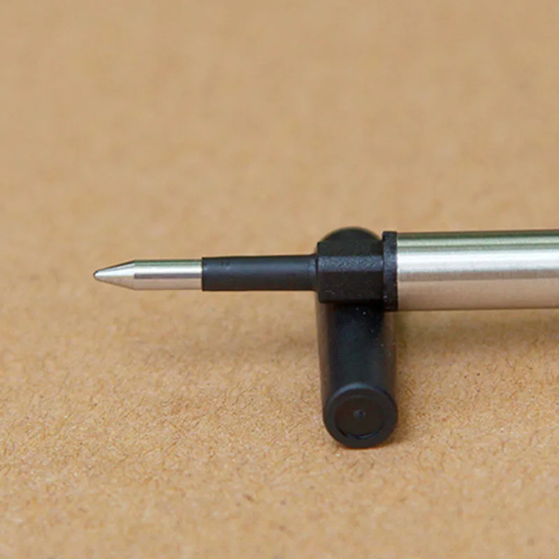1pcs Semplice E Pratico Universale In Metallo Refill 0.5 millimetri Inchiostro Nero Penna A Sfera Ricariche