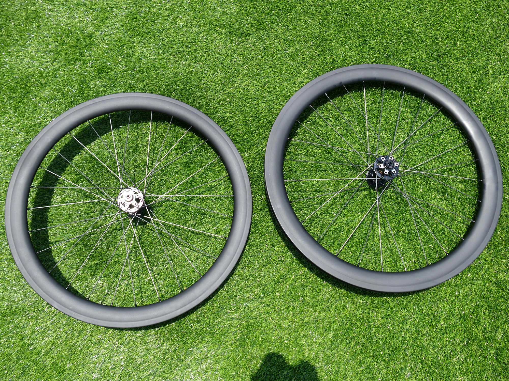 

Clincher Wheelset 50mm Full Carbon 700C Road Cyclocross Bike Wheelset for Disc Brake Thru Axle Front 110*12mm + Rear 148*12mm