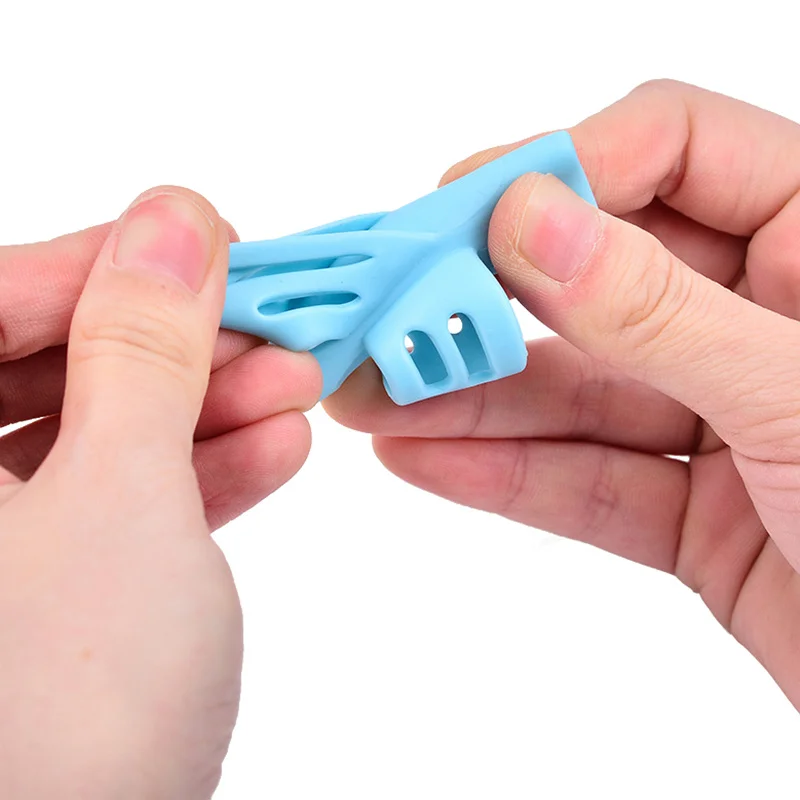 1Pcs Children Writing Pencil Holder Kids Learning Practise Pen Aid Grip Posture Correction Device Child Writing Tools