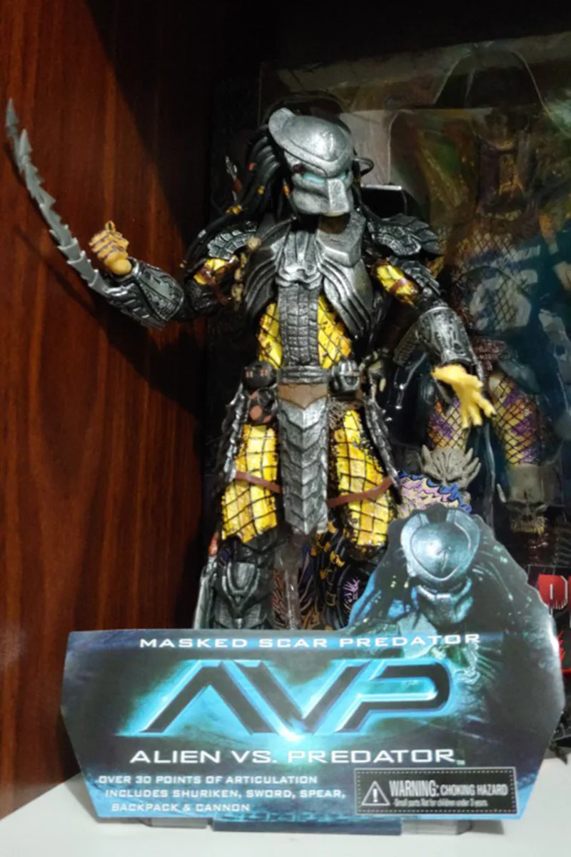 NECA Masked Scar Predator Action Figure Celtic Scar Predator