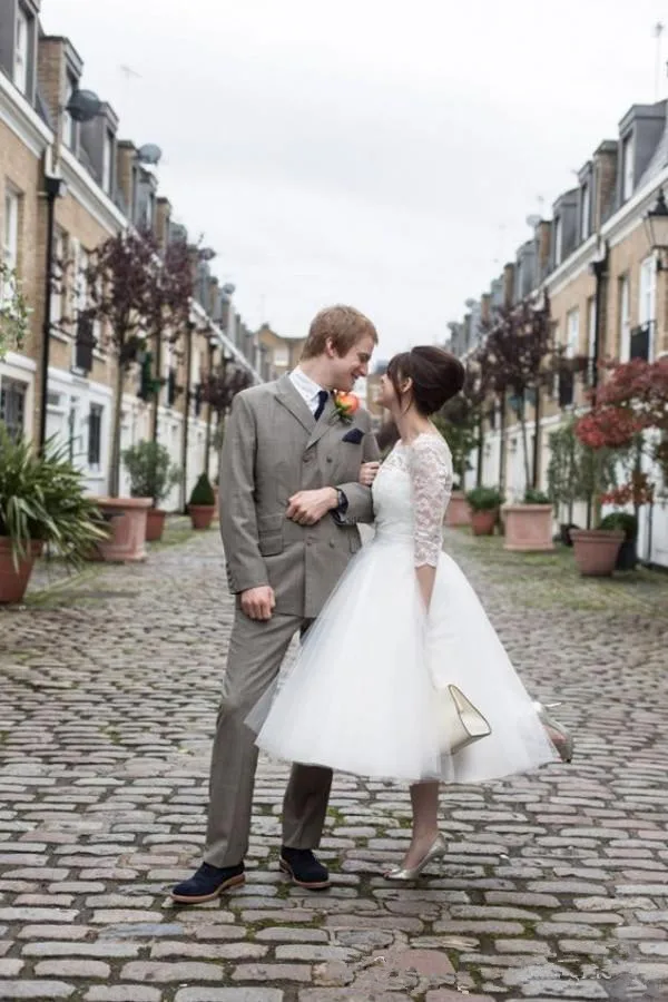 Robe de mariée en tulle bouffant à manches 3/4, robe courte bon marché, ceinture à nœud, dentelle transparente administrante, ligne A, tension icide, populaire, thé