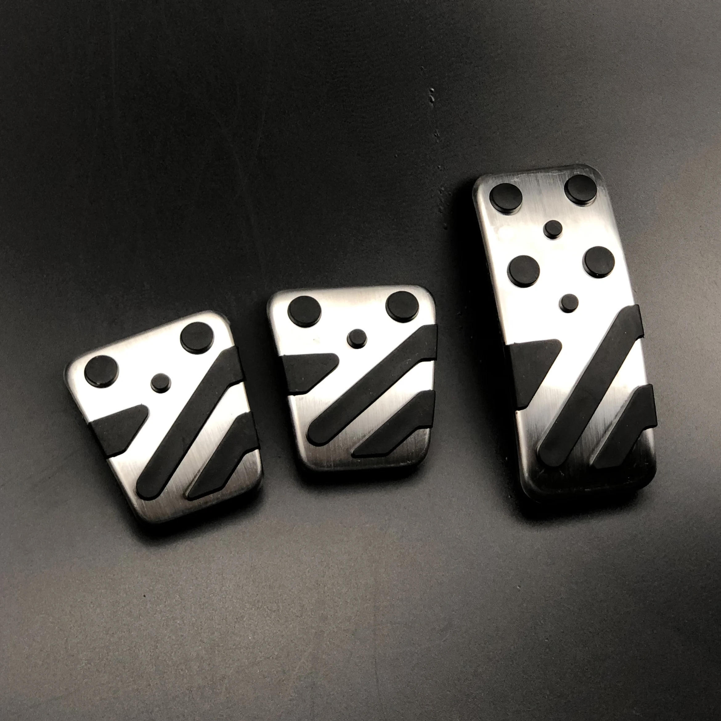 

Car Accessories Fuel Accelerator Brake Pedals For Mitsubishi Outlander Samurai ASX Outlander Lancer Colt Eclipse Grandis FORTIS