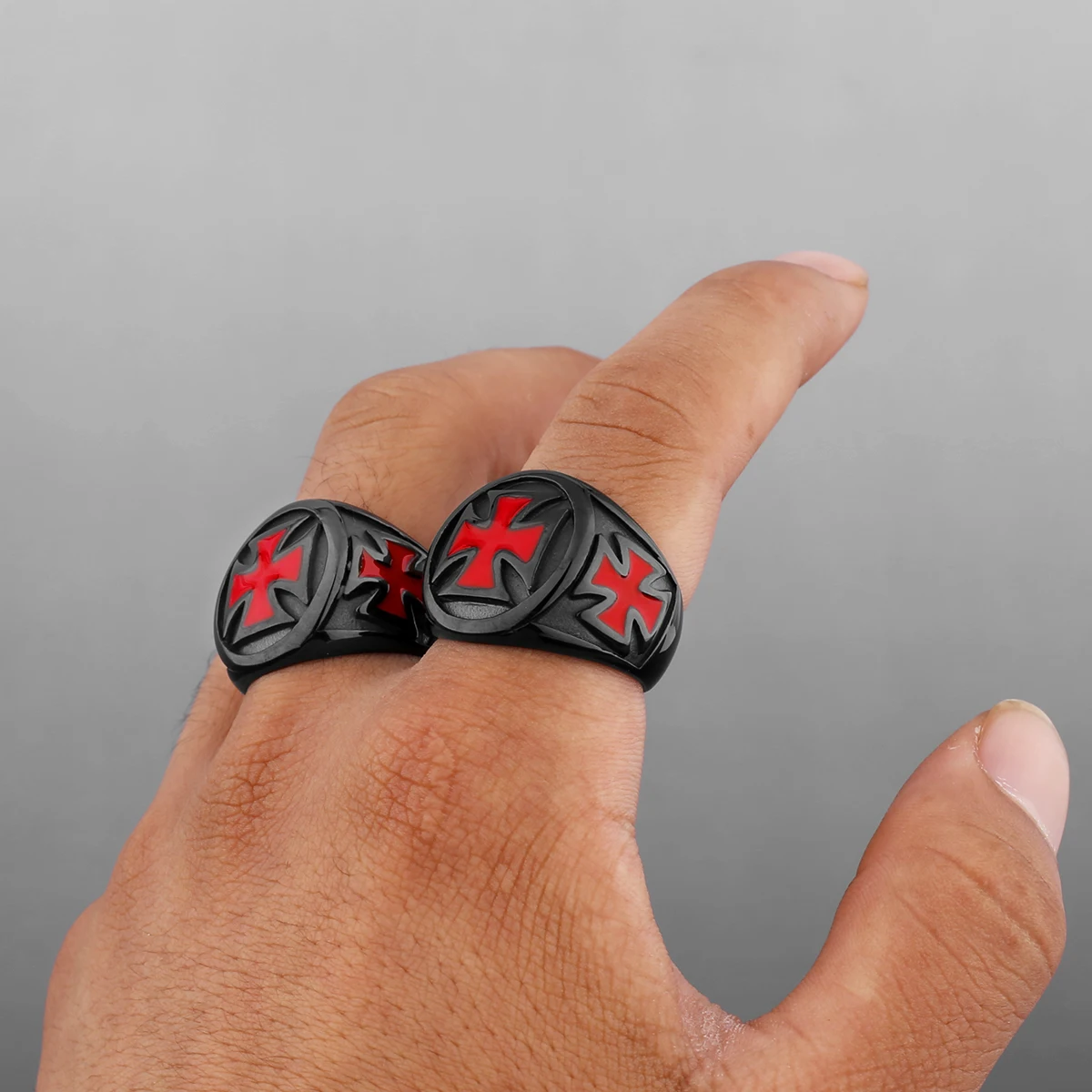 Anillos de acero inoxidable con cruz roja y negra para hombre, religión Punk Hip Hop para novio, joyería de motorista, regalo creativo, venta al por
