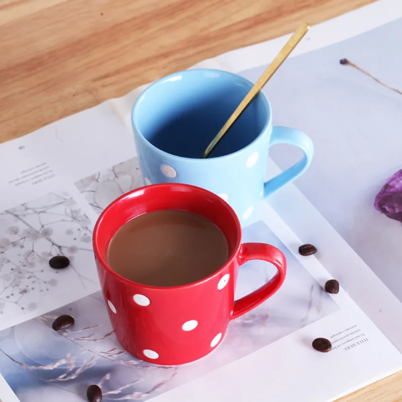 Simpatiche tazze da caffè a pois da 200 ml Tazza da latte in ceramica Tazza da acqua creativa per succhi Articoli per la casa Rosso Rosa