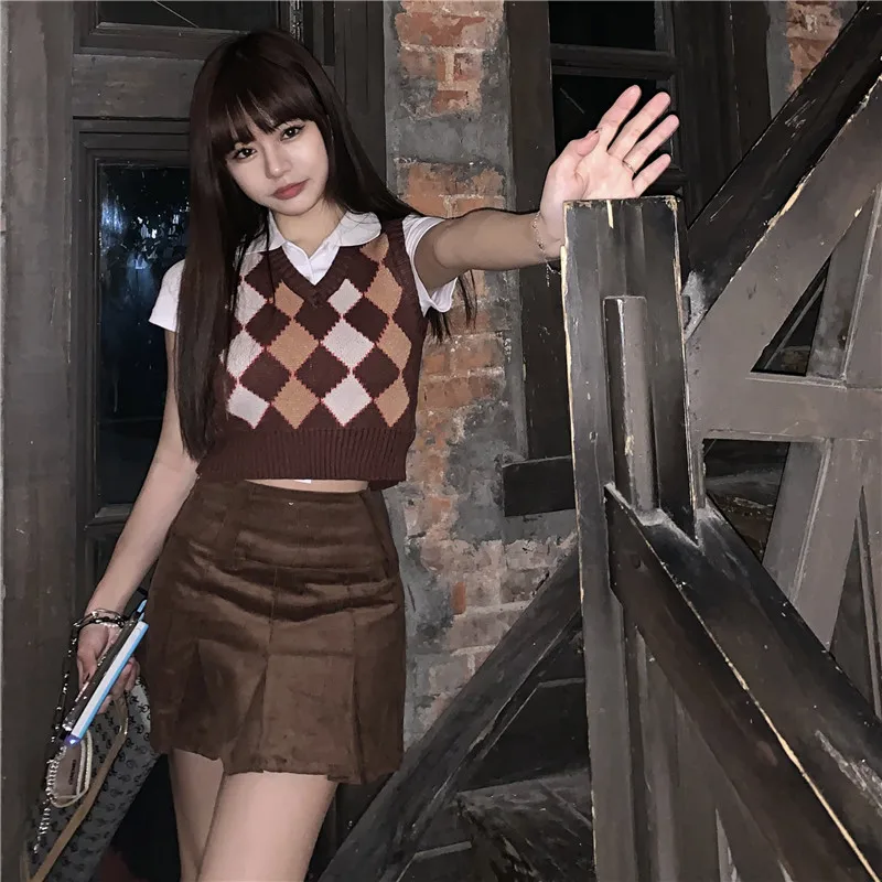 Sweater Vest Women All-match Ins Korean Style Vintage Brown Retro Ladies Chic Sleeveless Argyle V-Neck Slim College Crop Clothes