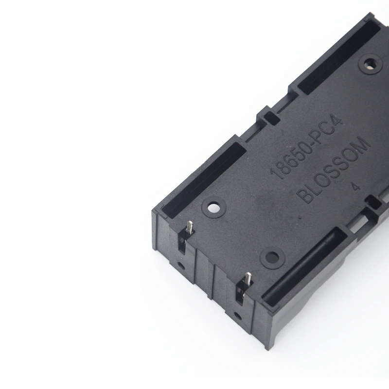 กล่องเก็บแบตเตอรี่พลาสติก 2 x 18650  2 ช่อง สำหรับแบตเตอรี่แบบชาร์จได้ 3.7V พร้อมขาเสียบ สีดำ