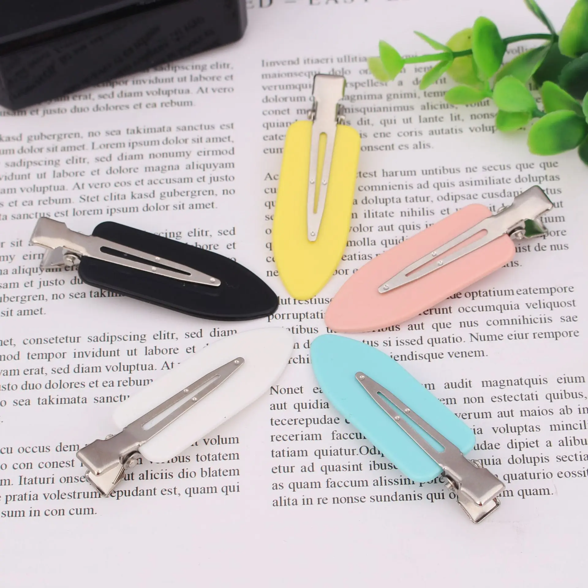 2pcs/lot Punk Fashion Hair Clips for Girls Bright Color Duckbill Clip Cool Women Hairpins Classic Hair Accessories