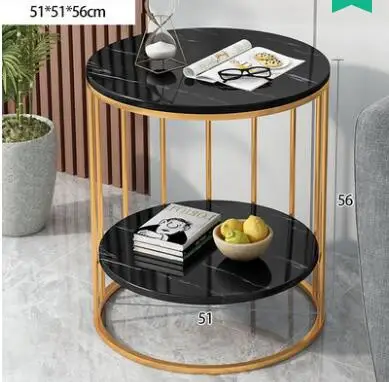 Kleiner runder Tisch im Wohnzimmer