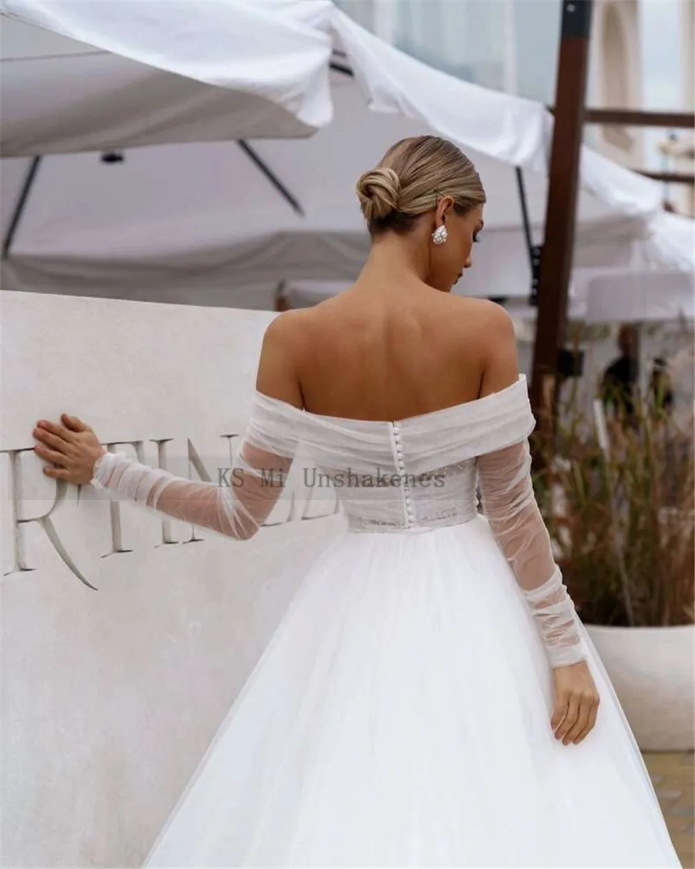 Vestido de Noiva 2022 White Bohemian Wedding Dresses off Shoulder Long Sleeve Bride Dress Vintage Buttons Country Wedding Gowns