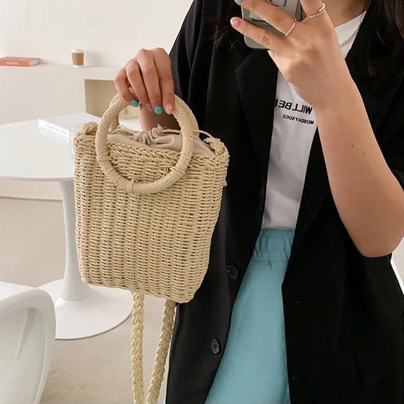 Ladies Handmade Bucket Rattan Woven Straw Bag Summer Women String Shoulder Crossbody Bag Casual Beach Small Handbag and Purse