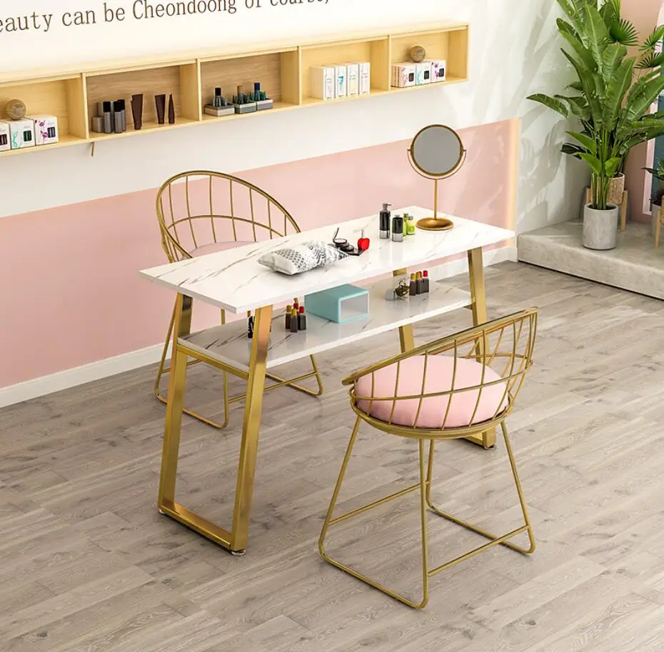 Table de manucure rouge, ensemble de chaise et table à ongles