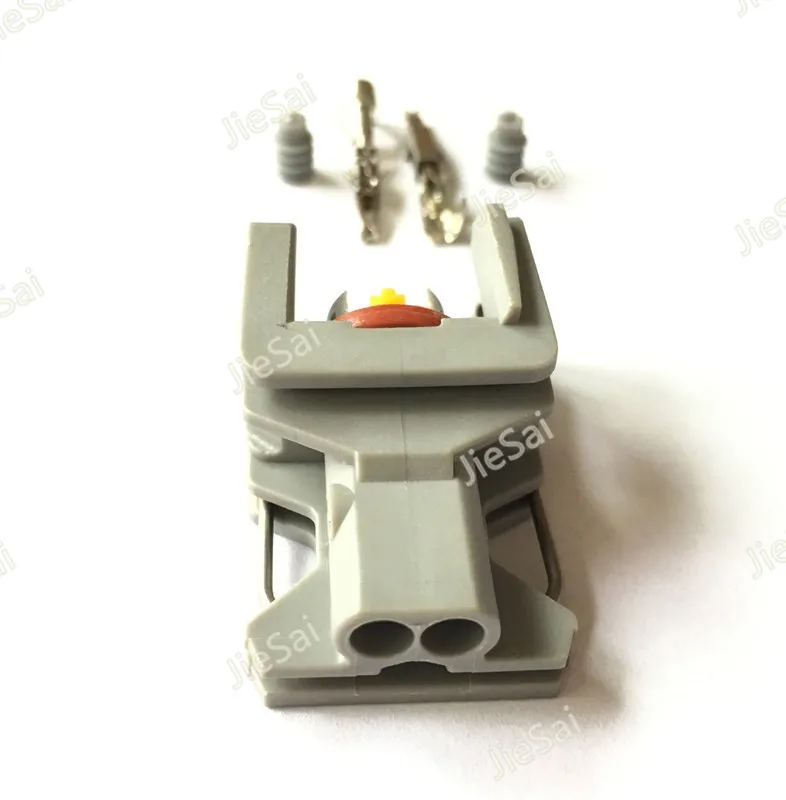 2 Pin Automotive Fuel Injector Connector Spray Nozzle / Oil Atomizer Plug Car Electrical Plug Female Connector