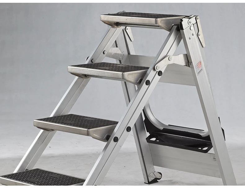 ครัวเรือนหนาอลูมิเนียมพับบันไดในร่ม Multifunctional Miter บันไดสองสามสี่ขั้นตอน