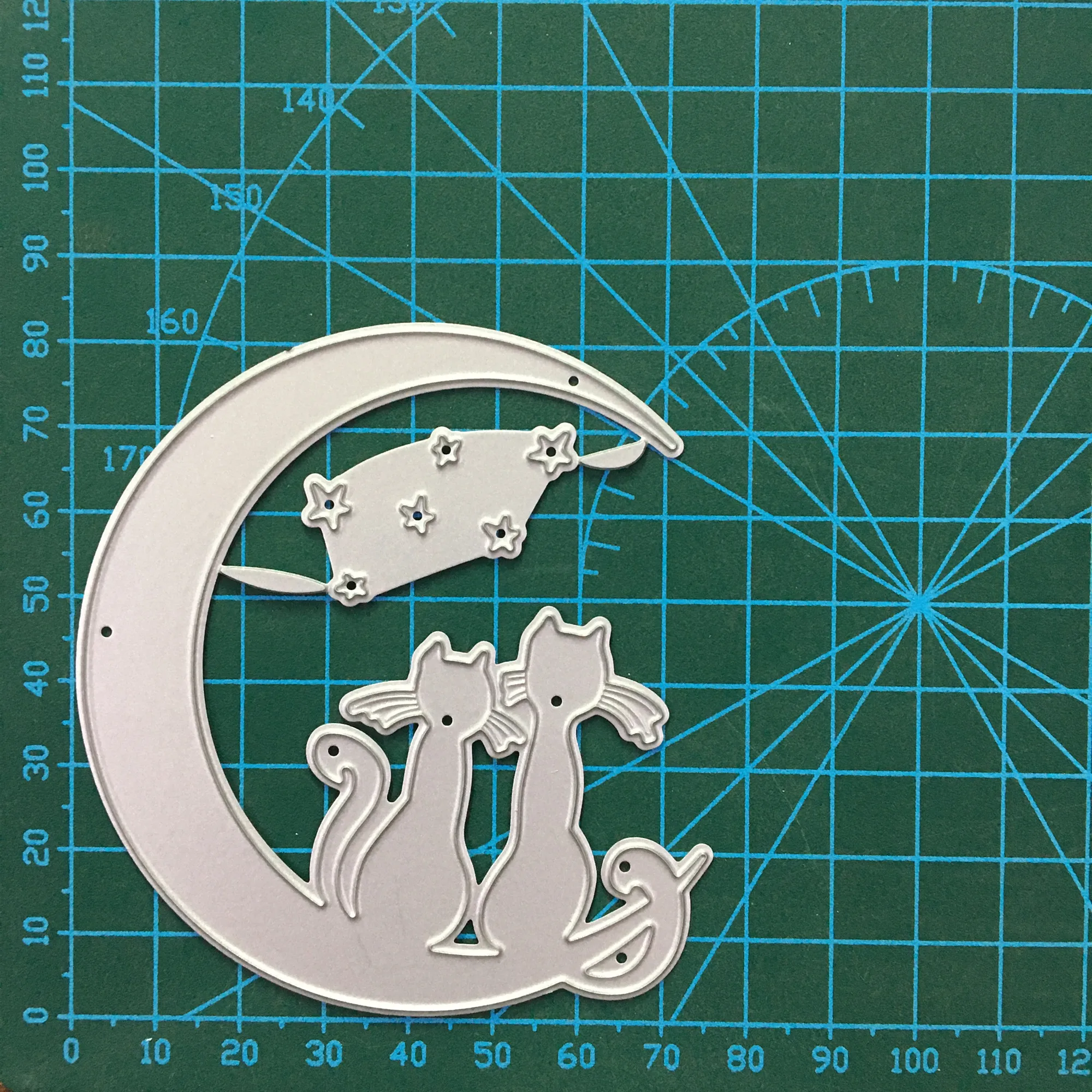 Lovely Moon Cat Metal Cut Dies Stencils for Scrapbooking Stamp/photo album Decorative Embossing DIY Paper Cards