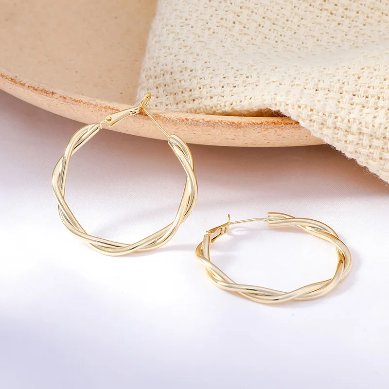 الأزياء هوب أقراط للنساء سبائك الأذن آخر أقراط الذهب دائرة القرط المجوهرات هدية