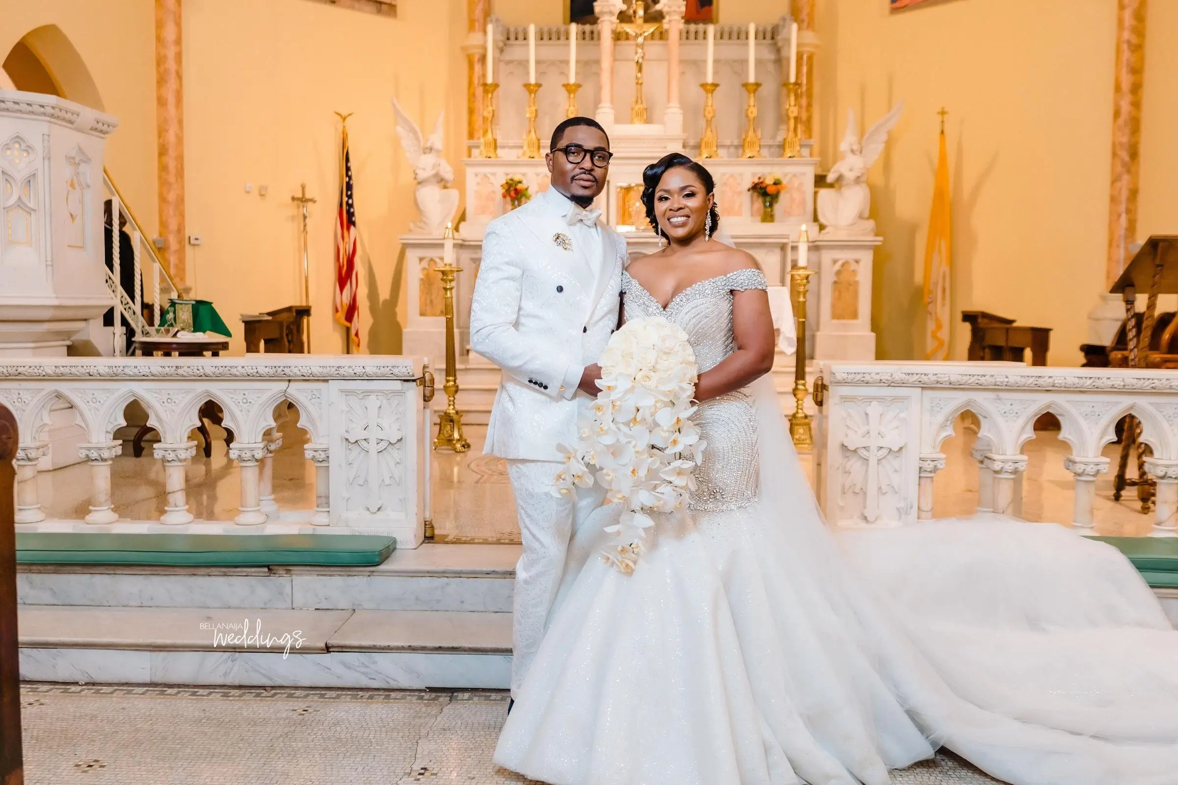 

Luxurious Off the Shoulder Crystals Beaded African Wedding Dresses Royal Train Mermaid Vintage Bridal Dresses