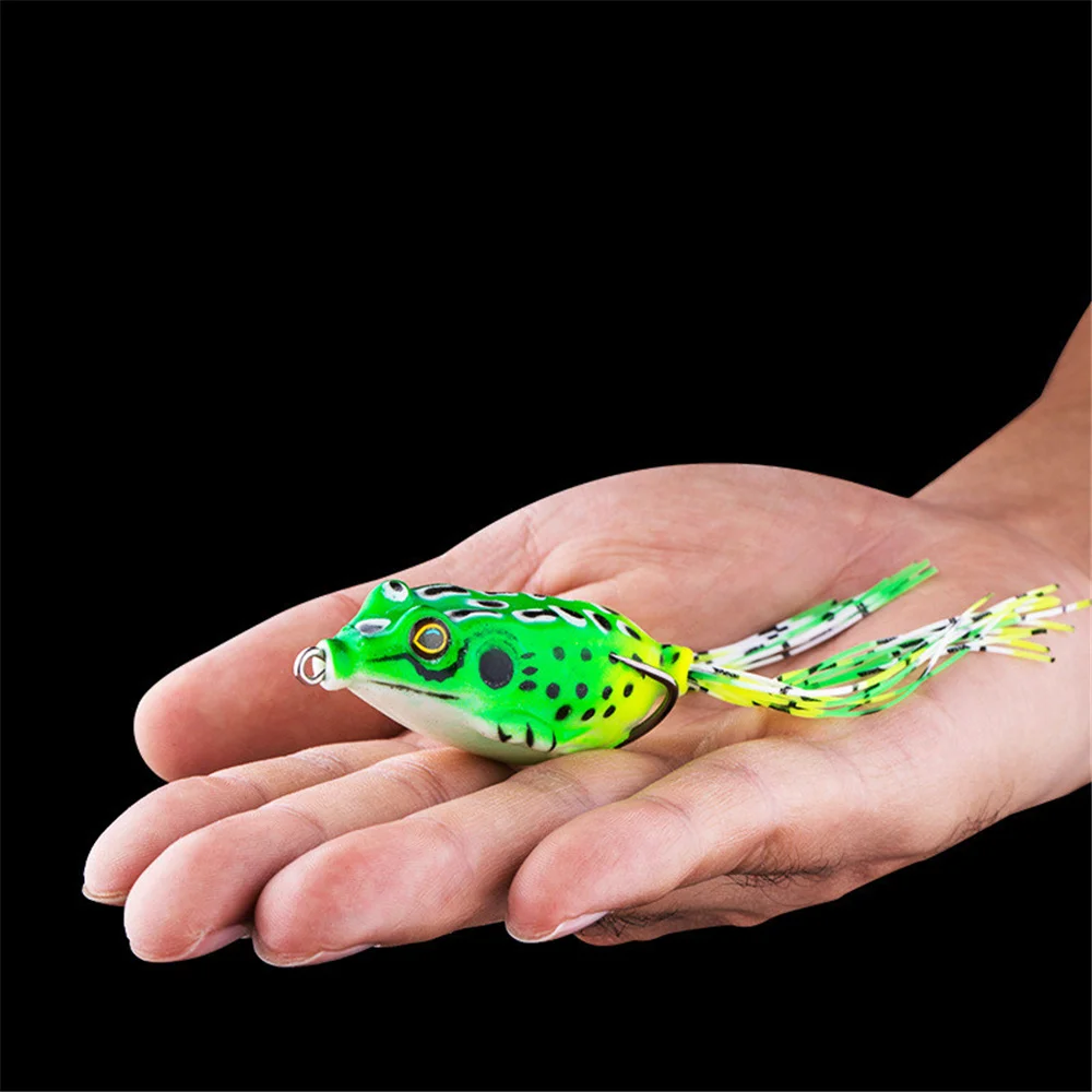 1PCS Artificial Silicone Soft Fishing Lures Treble Hooks 6cm 4.5g Topwater Ray Frog Jig Trolls Soft Bait Pesca Pike Bass Tackle