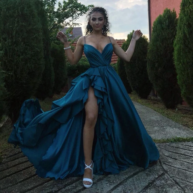

Elegant V-Neck Satin Prom Dresses Ruffles Turquoise A-Line Hot Sale Spagetti Straps Long Evening Gowns Plus Size Party Dress