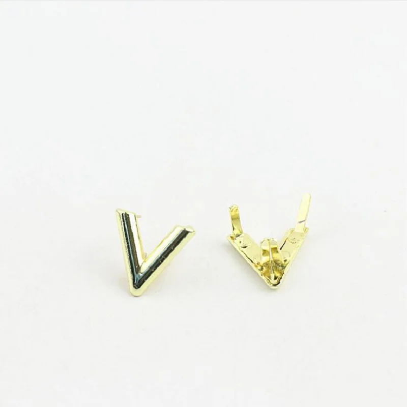 10pcs/lot new luggage, handbags, hardware accessories, metal letter V decorative buckle, clothing, shoes, handbags accessories