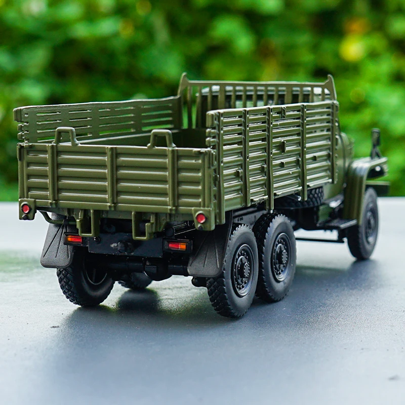 High quality 1:43 Dongfeng EQ240 off-road military vehicle alloy model,die-casting classic car model collection,free shipping