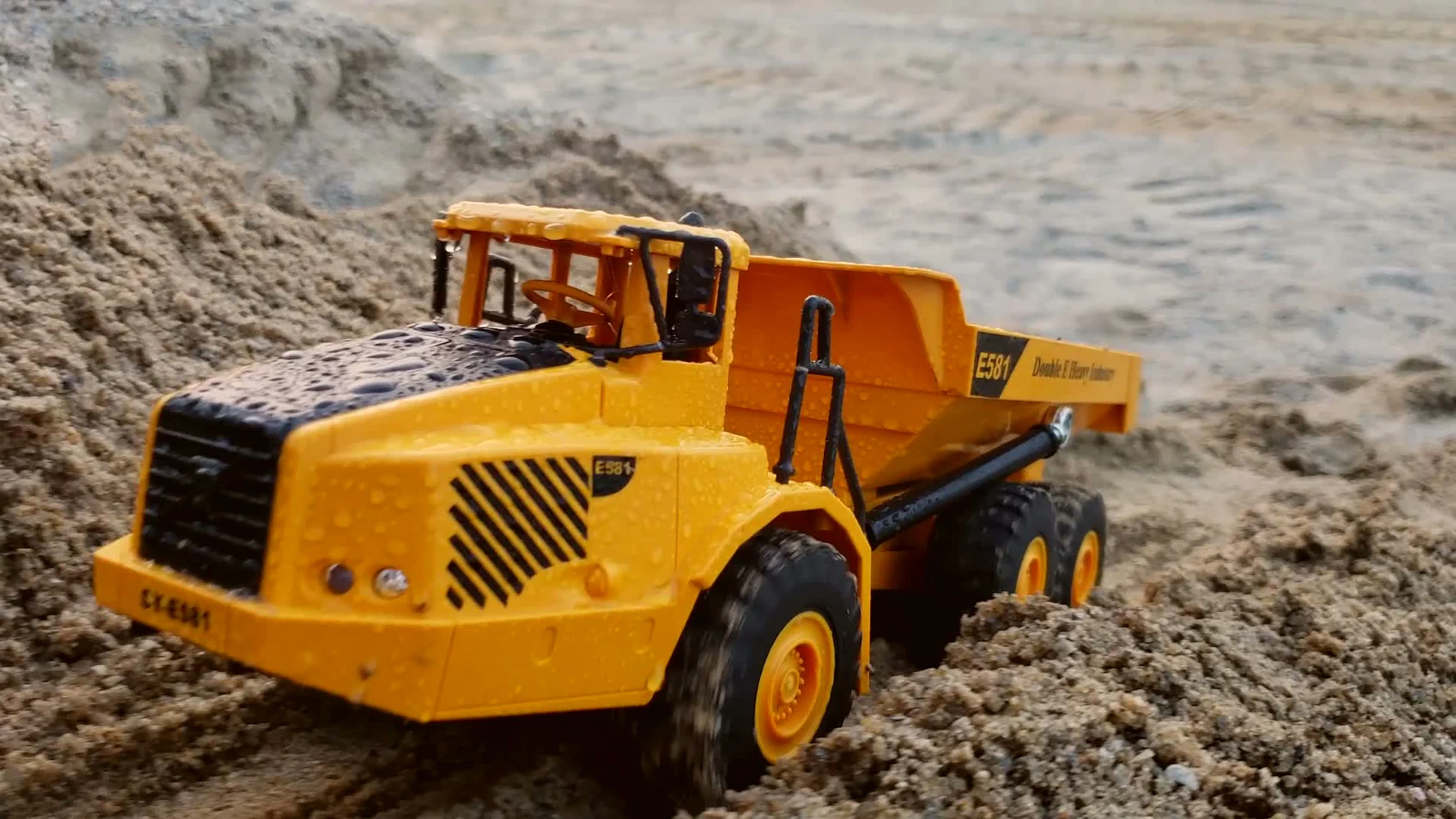 Volvo 2.4G Remote Control Excavator Car RC Dump Truck Articulated  Full Functional  Construction Vehicle Carry Soil for Kids