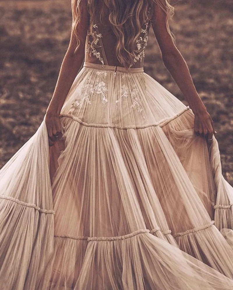 Vestidos De novia bohemios con cuello en V profundo, sin mangas, con volantes De tul, color champán, estilo campestre