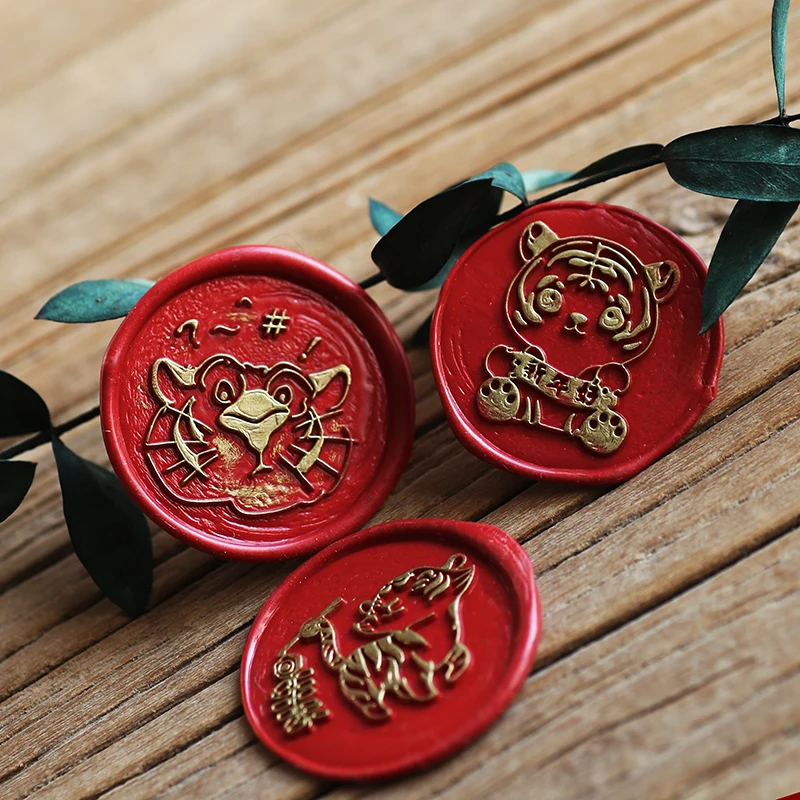 

Year of the Tiger Christmas Fire Paint Seal Head Frosted Retro DIY Wax Seal Hand Account Gift Invitation Decorative Wax Stamp