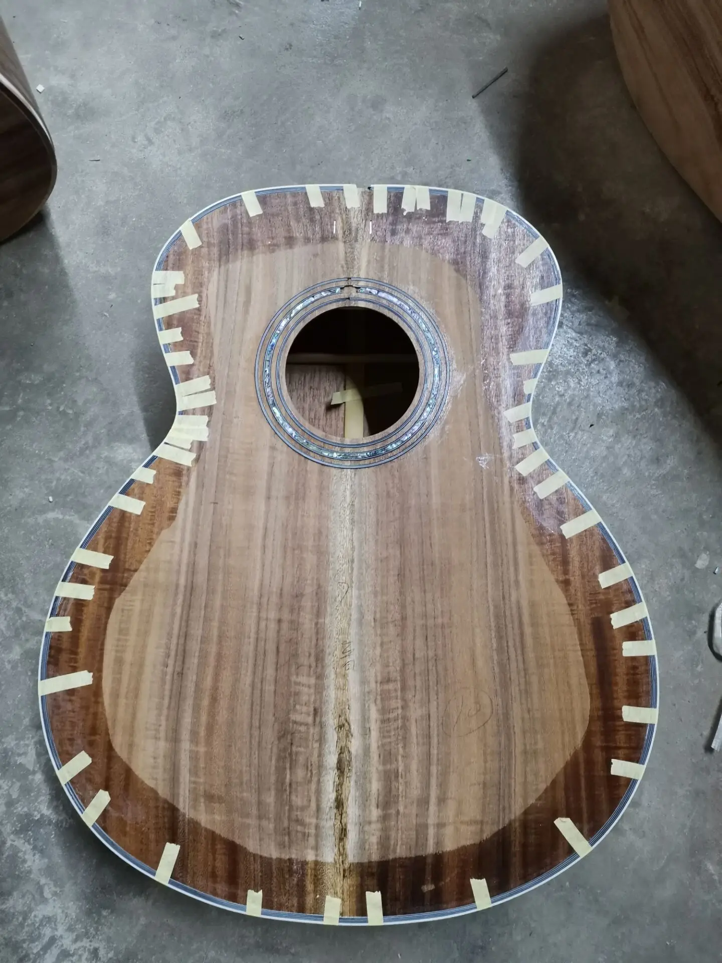 

free shipping all solid koa wood customized acoustic guitar Custom Byron jumbo Guitarra handmade guitar