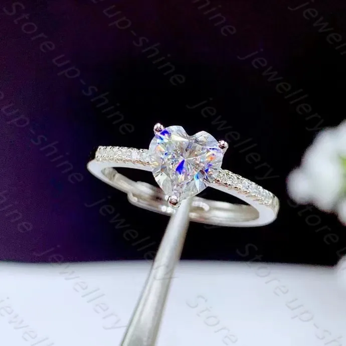 

Luxury atmosphere women's 925 silver Moissan diamond ring engagement party gift jewelry