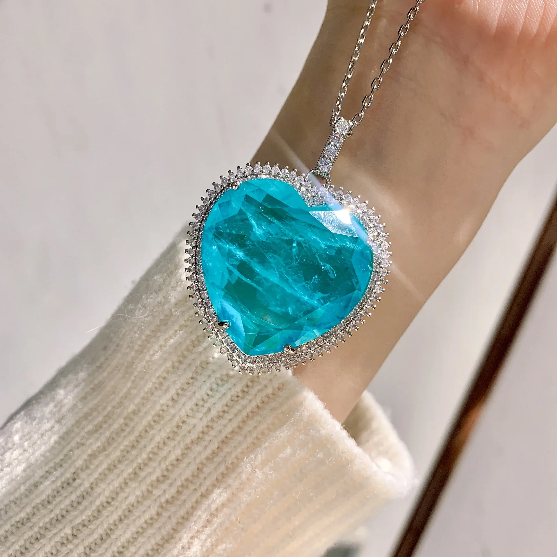 

QTT New Arrival Paraiba Tourmaline Stone Pendant Necklace Luxury Huge Heart Jewelry Silver Color Wedding Accessories 32*32