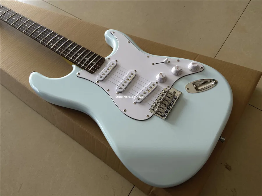 High quality inheriting classic light blue electric guitar rosewood fingerboard can be customized free shipping