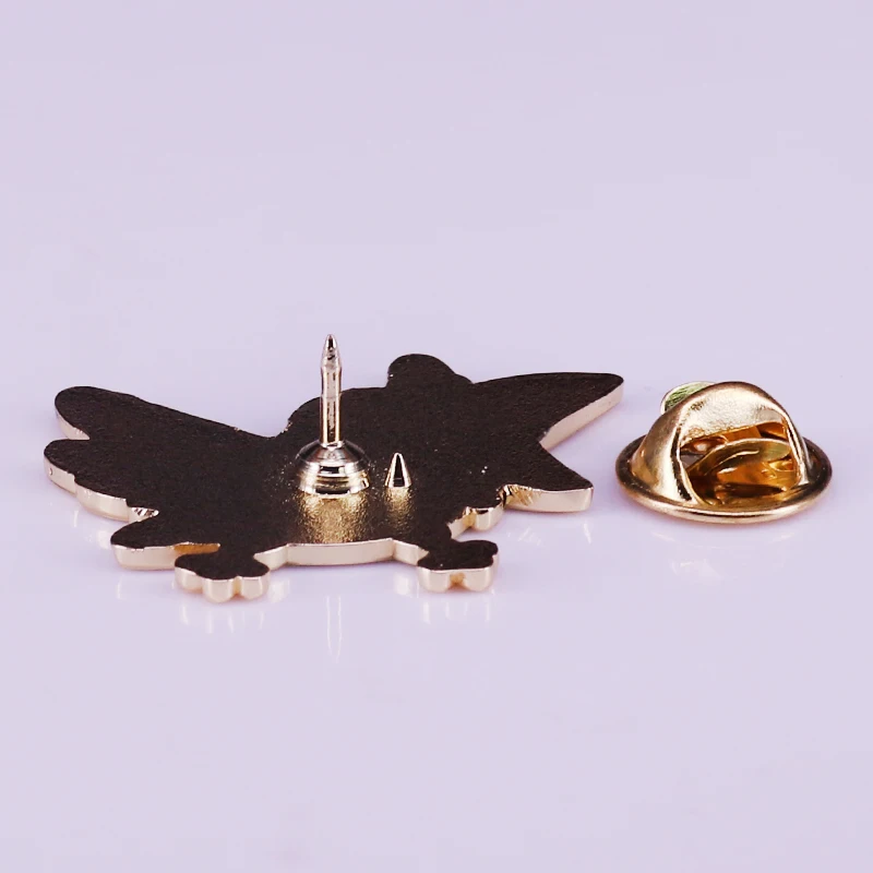 Crow scream pin Halloween-season cute creepy decor
