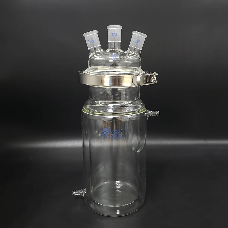 

Double-layer cylindrical flat bottom open reactor bottle 2000ml,150mm flange,With iron clip,Cover with three oblique necks 24/29