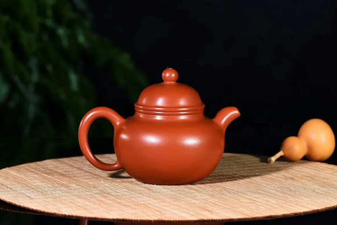 teapot is handmade, Yixing famous brand genuine duoqiu teapot original mineral vermilion clay 300 ml Wangfang teapot