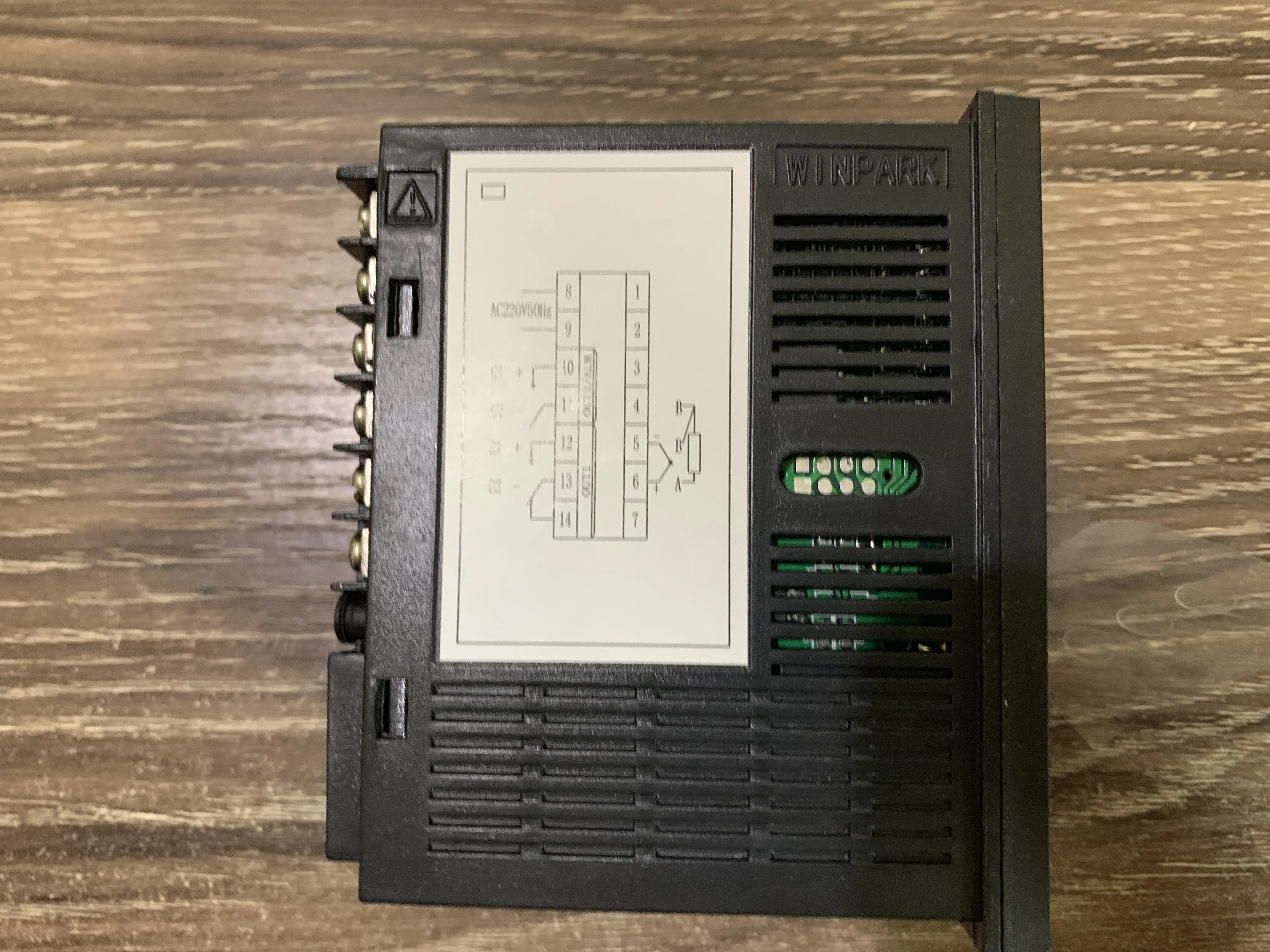 

Умный термостат WINPARK CHB402 CHB402-011-0111013 новый оригинал
