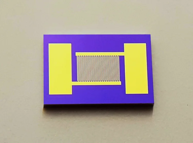 30um Capacitive Array of MEMS Gas Biosensor with High Precision and High Stability Based on Silicon InterDigital Electrode