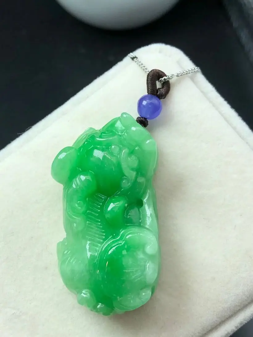 

Excellent Myanmar Green Jade Pi Xiu Pendant Amulet Lucky Lion Stereoscopic Hanging Ornaments