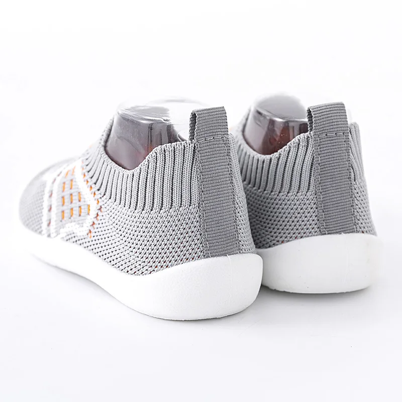 Zapatos de malla transpirables para bebé, zapatillas informales sin cordones, fondo suave, primavera y verano, novedad