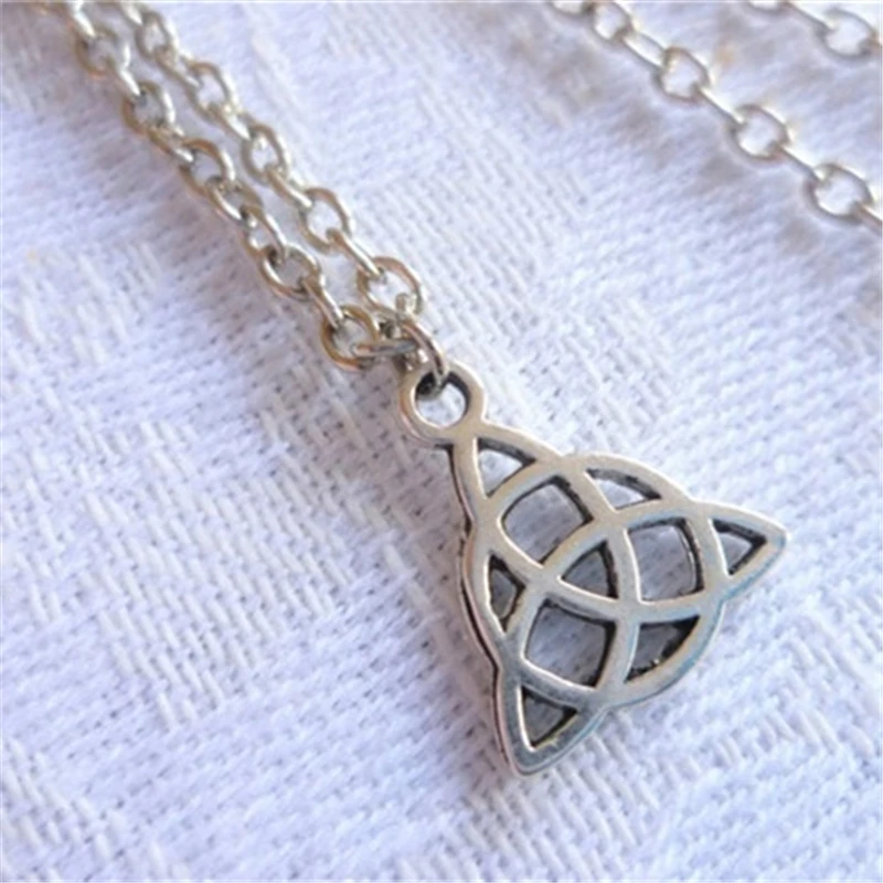 Triquetra Necklace,Silver Color Necklace, Tiny Knot,wiccan Jewelry,charm Necklace,triquetra Jewelry,gift.pagan,irish Knot