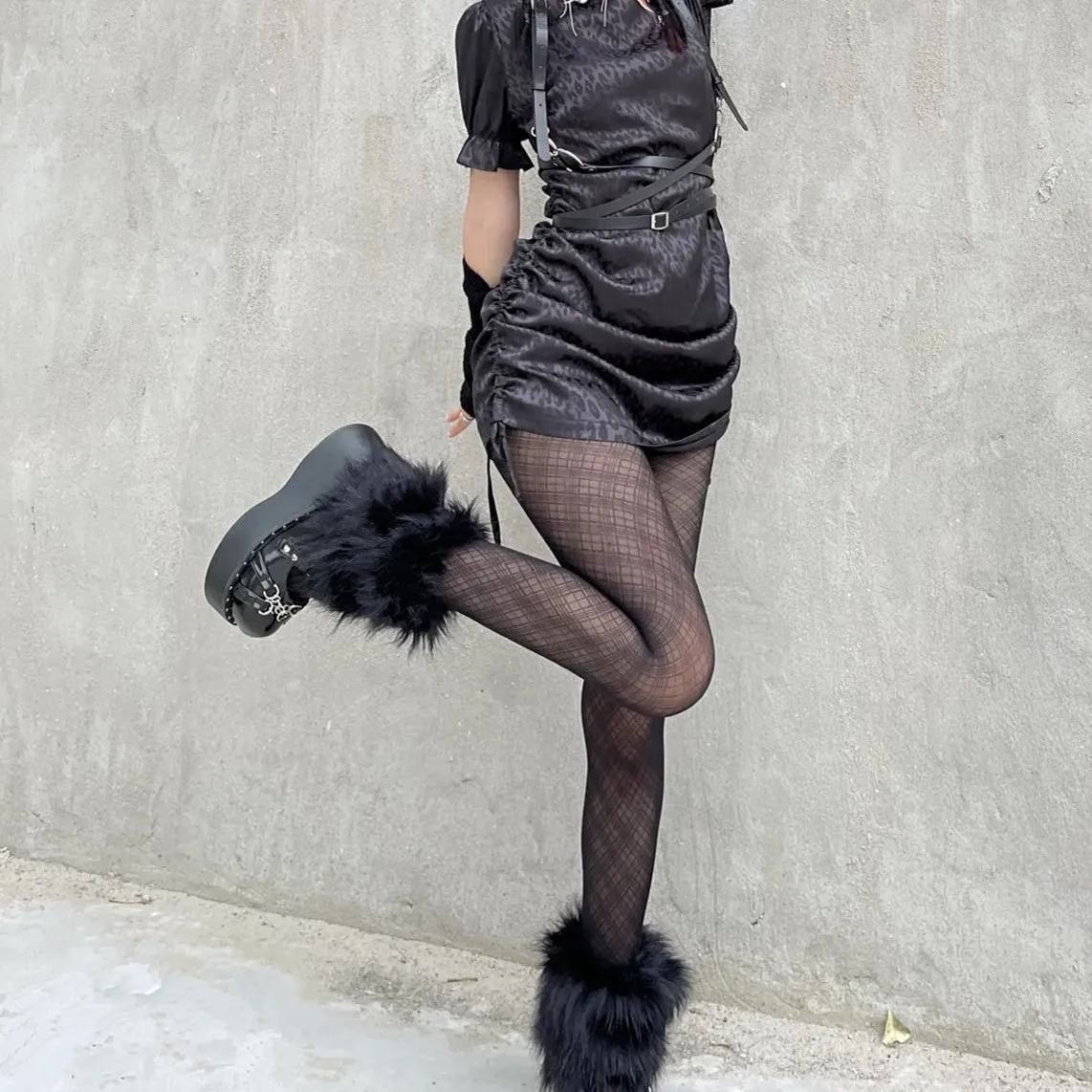 Czarne diamenty w kratę cienkie damskie seksowne rajstopy Lolita Hottie Kawaii pończochy kabaretki trendy w modzie z drobnymi oczkami rajstopy