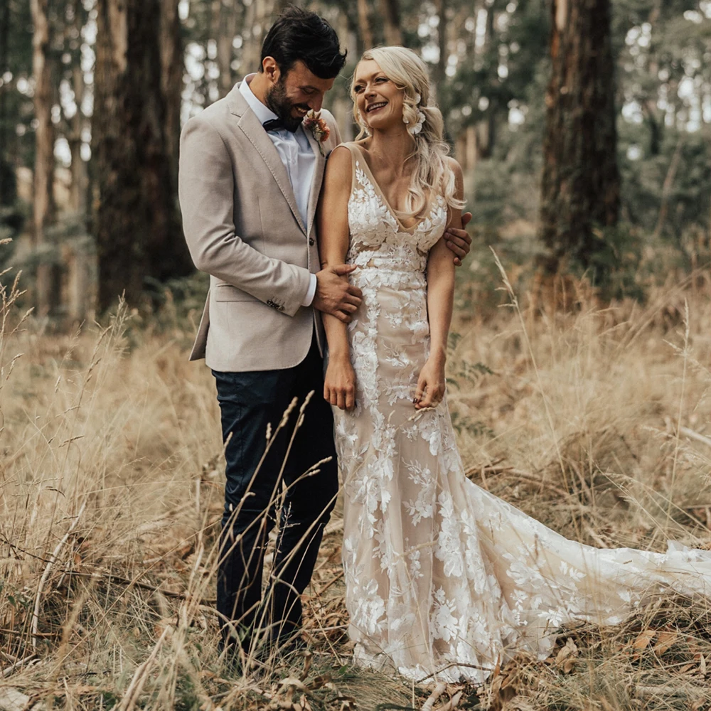 Vestido de novia de encaje con escote en V profundo, sin espalda, Sexy