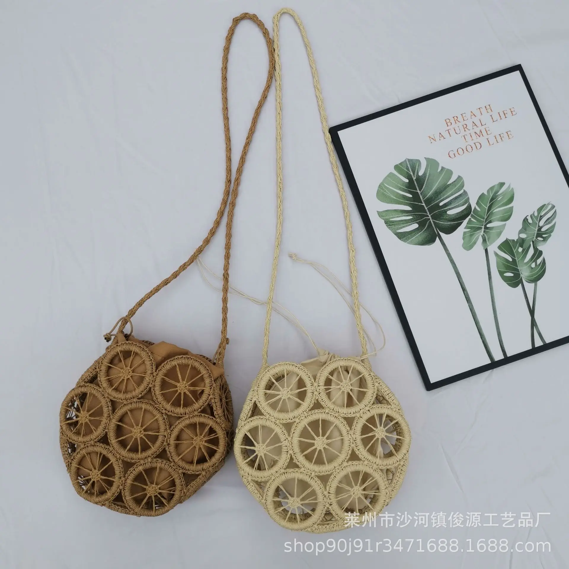 Рисунок 4 - Креативные круглые плетеные сумки из ротанга