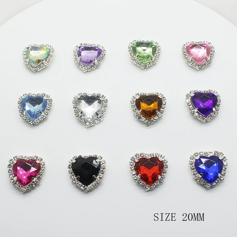 10pcs 20mm Heart Shaped Rhinestone Acrylic 4 Button Sewing Metal Gift Box Greeting Card Wedding Dress DIY Decorative Button