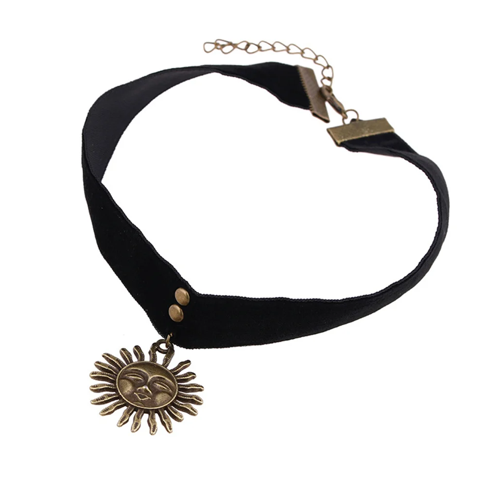 Vintage Tattoo Choker กํามะหยี่สีดําริบบิ้นโลหะ Sun & Moon จี้ Gothic Punk สไตล์สร้อยคอผู้หญิงเครื่องประดับสาว Gadgets