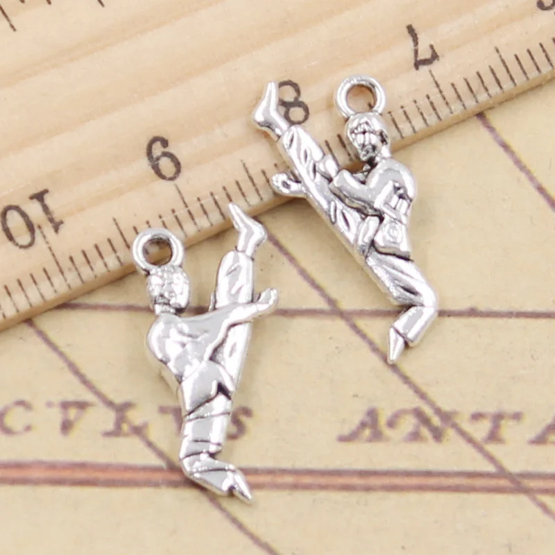 20pcs Charms Kung Fu Hustlesporter Player 22x12mm Tibetan Silver Color Pendants Antique Jewelry Making DIY Handmade Craft